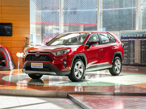 RAV4荣放自动档多少钱?