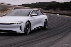 LUCID AIR 是首款装配倍耐力HL高载重标识轮胎的车型