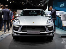 Macan2020款自動擋落地價多少？