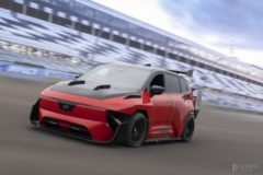 零百加速1.8秒 威馬冠軍改裝車成都車展亮相