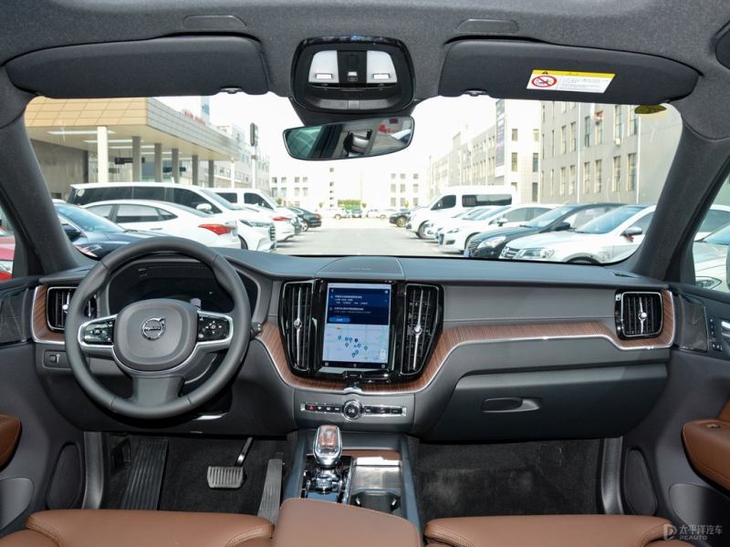 沃尔沃xc60价格多少钱,沃尔沃棕色车 沃尔沃xc6020t落地多少钱