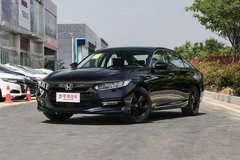 雅閣泰州寶苑優(yōu)惠0.5萬元 店內(nèi)現(xiàn)車充足