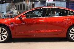 特斯拉model 3在車內(nèi)怎么開門