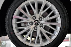 2012款凯美瑞轮胎是什么型号的