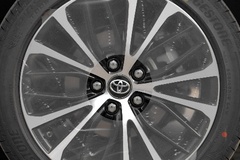 2013款凯美瑞轮胎型号规格是什么