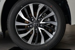 2014款卡罗拉原厂轮胎是什么品牌