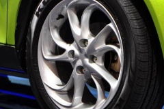 欧拉R1使用什么型号的轮胎