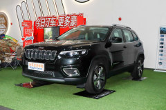 青島東聯(lián)Jeep 自由光最高降3萬元 今日鉅惠