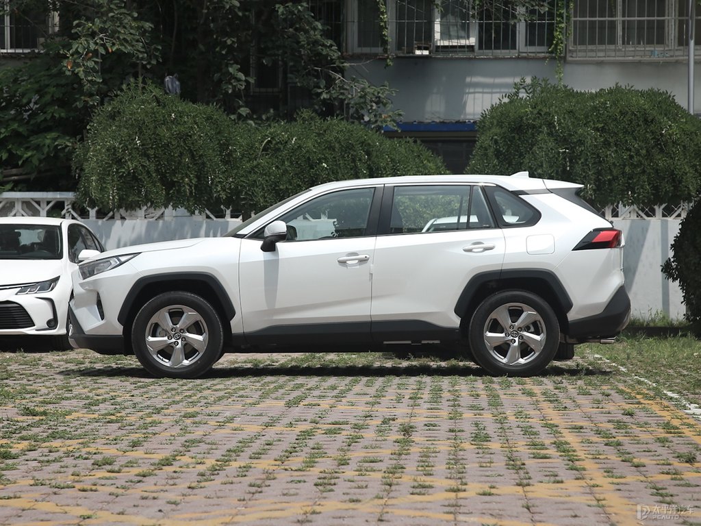 南宁中达一汽丰田rav4荣放最多优惠6000元现车充足