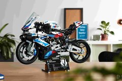 BMW摩托车联手乐高推出1000 RR积木模型