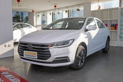 秦購車價是多少錢 比亞迪12萬以內(nèi)轎車哪個性價比高