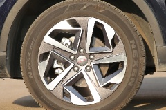 荣威rx5plus低配是什么轮胎