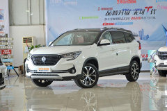 成都海鑫達汽車 風(fēng)行T5最多降7000元 現(xiàn)車充足