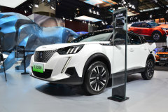 2020款 3D臻尚版?標致e2008車身漂亮不?標致e2008購車手冊