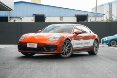 Panamera 2014款  4S Sport Edition 3.0T空间怎么样 Panamera购车手册