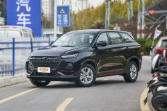 緊湊型SUV哪款車更好 長(zhǎng)安歐尚X7 PLUS 2022款與1.5T 長(zhǎng)安歐尚X5比較哪個(gè)更值得買