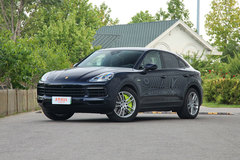 2021款 Cayenne E-Hybrid Coupe 2.0T Cayenne新能源空间大吗 Cayenne新能源购车手册