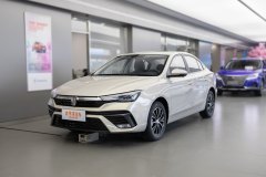 三廂車哪款車更好 5座 榮威i5與2021款 逸動DT比較買哪個好