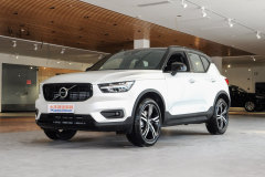 沃爾沃XC40(進(jìn)口)?2019款 T5 四驅(qū)運(yùn)動(dòng)日暮水晶白內(nèi)部配置好嗎?沃爾沃XC40(進(jìn)口)購車手冊(cè)