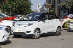 8万元左右选什么车好 纯电 YOUNG光小新和宝骏KiWi EV 2022款 的区别