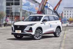 緊湊型SUV哪款車更好 2022款 長(zhǎng)安CS75 PLUS與2021款 瑞虎7 PLUS 誰好