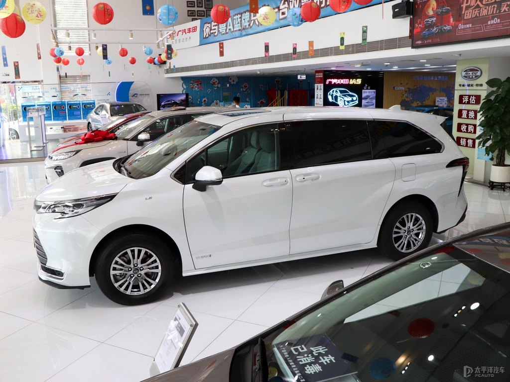 郑州鑫宝广汽丰田高新区店02赛那sienna最新价格表02欢迎莅临鉴赏