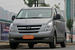 H-1輝翼?2011款 2.4L 領(lǐng)航版空間怎么樣?H-1輝翼購(gòu)車(chē)手冊(cè)