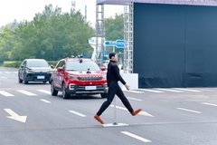“毫末清華猛獅隊(duì)”再戰(zhàn)CIVC智能網(wǎng)聯(lián)汽車(chē)大賽 硬實(shí)力勇奪兩枚金牌
