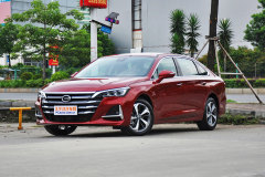 13萬元左右買什么車好 傳祺GA6 5座和1.5T 北京U7對比哪個好
