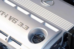 宝马F30引擎盖材质是什么