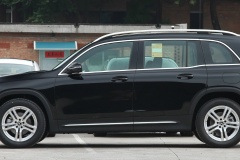 奔馳e240車門是什么材質