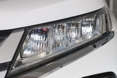 三菱东南汽车雾灯灯泡的型号是什么