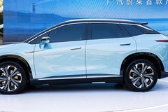 現(xiàn)代ix25主駕駛汽車頭頂異響是怎么回事