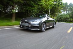 奧迪TTS?2013款 TTS Roadster 2.0 TFSI quattro內(nèi)飾怎么樣?奧迪TTS購(gòu)車(chē)手冊(cè)