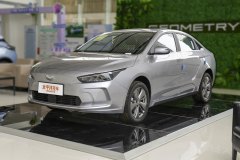 三厢车哪款车更好 几何A 5座同启辰D60EV 2019款相比哪个好