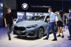 2016款 220i 領(lǐng)先型?寶馬2系空間舒適嗎?寶馬2系購車手冊