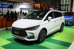 2019款 純電?宋MAX新能源?6座底盤(pán)扎實(shí)嗎?宋MAX新能源購(gòu)車(chē)手冊(cè)