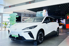3.8秒破百，最長續(xù)航520km！