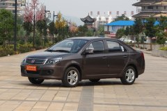 2014款 CROSS 1.5L AT 精英型?新金剛底盤高嗎?新金剛購車手冊