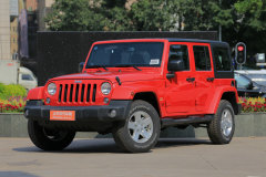 2015款 3.6L 四門版 Rubicon?牧馬人內(nèi)部配置怎么樣?牧馬人購車手冊