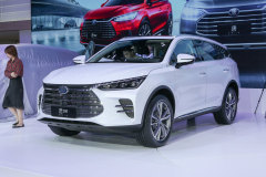 2017款 2.0T 唐100?唐新能源內(nèi)部配置好不好?唐新能源購車手冊