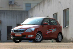 2011款 1.6L 自動酷黑版?晶銳馬力怎么樣?晶銳購車手冊