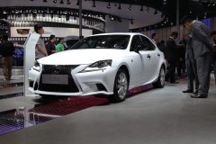 2011款 2.5L?雷克薩斯IS空間寬敞嗎?雷克薩斯IS購車手冊