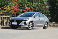 逸動PLUS?2022款 藍鯨NE 1.4T GDI DCT旗艦型外部配置高嗎?逸動PLUS購車手冊