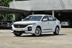9萬元左右選什么車好 寶駿RC-5 5座與榮威i5 自動版比較哪個價格高