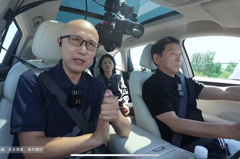 魏建軍親自直播試駕全新哈弗H6：新車由內而外全面進化