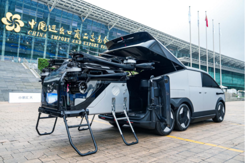 飛行汽車“飛進”廣州車展，小鵬匯天“陸地航母”完成全球公開載人首飛