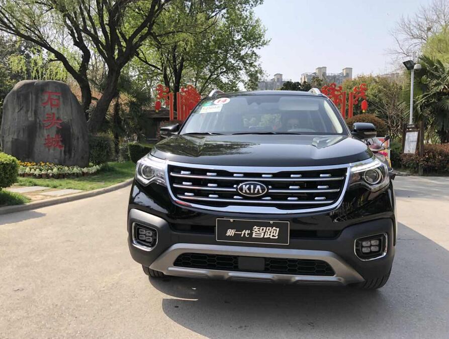 全新姿態(tài)跑贏緊湊級SUV 東風(fēng)悅達(dá)起亞新一代智跑亮相北京車展