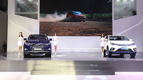 东南汽车DX7 prime与新能源汽车联袂亮相北京车展