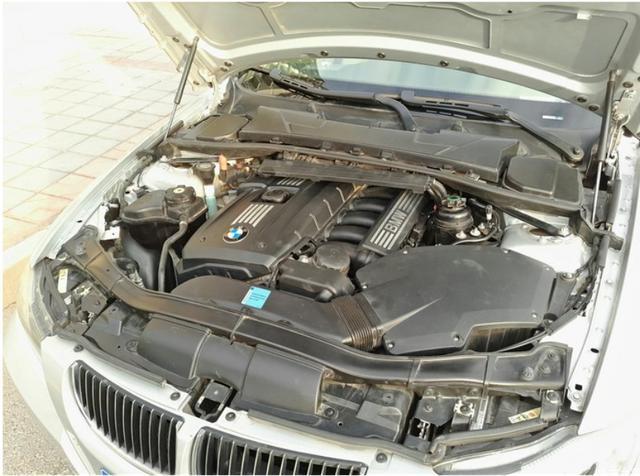 e90 325i,宝马最经典l6发动机,如今12万就能入手